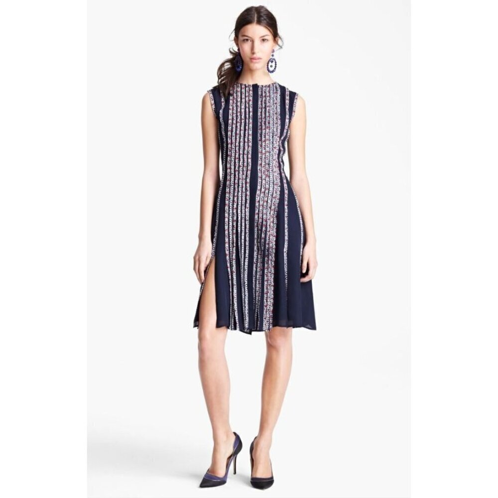 Oscar de la Renta Navy Blue Silk Pleated Sleeveless Dress Size 10